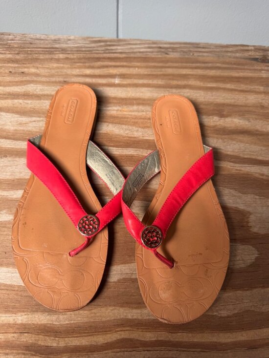 Coach Shoes - Coach Sara Sandals Size 8 Bright Pink Patent Leather Thong Gold Logo